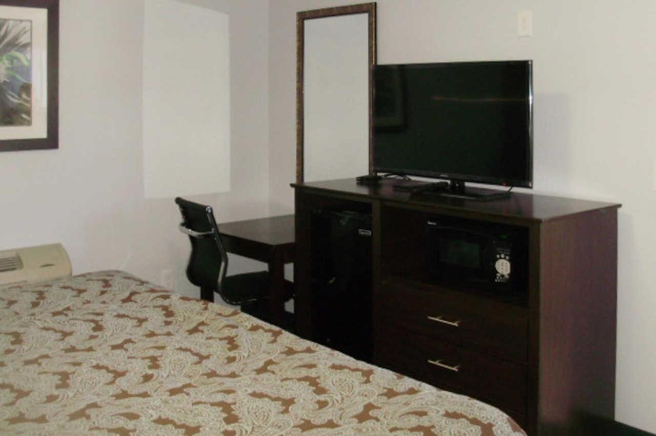 Rodeway Inn Middleboro-Plymouth Ngoại thất bức ảnh