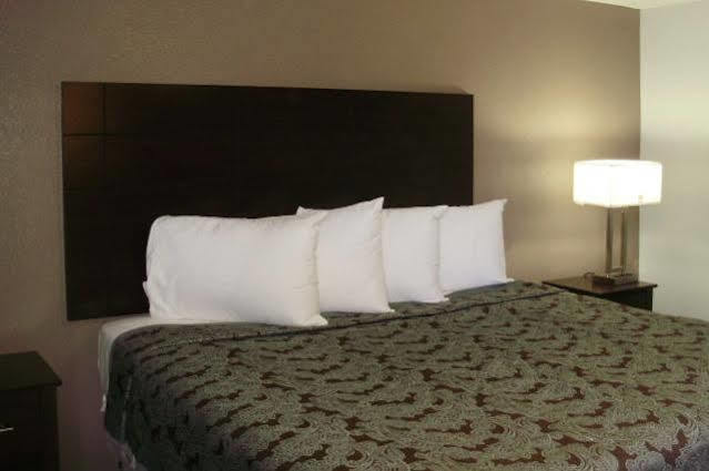 Rodeway Inn Middleboro-Plymouth Ngoại thất bức ảnh